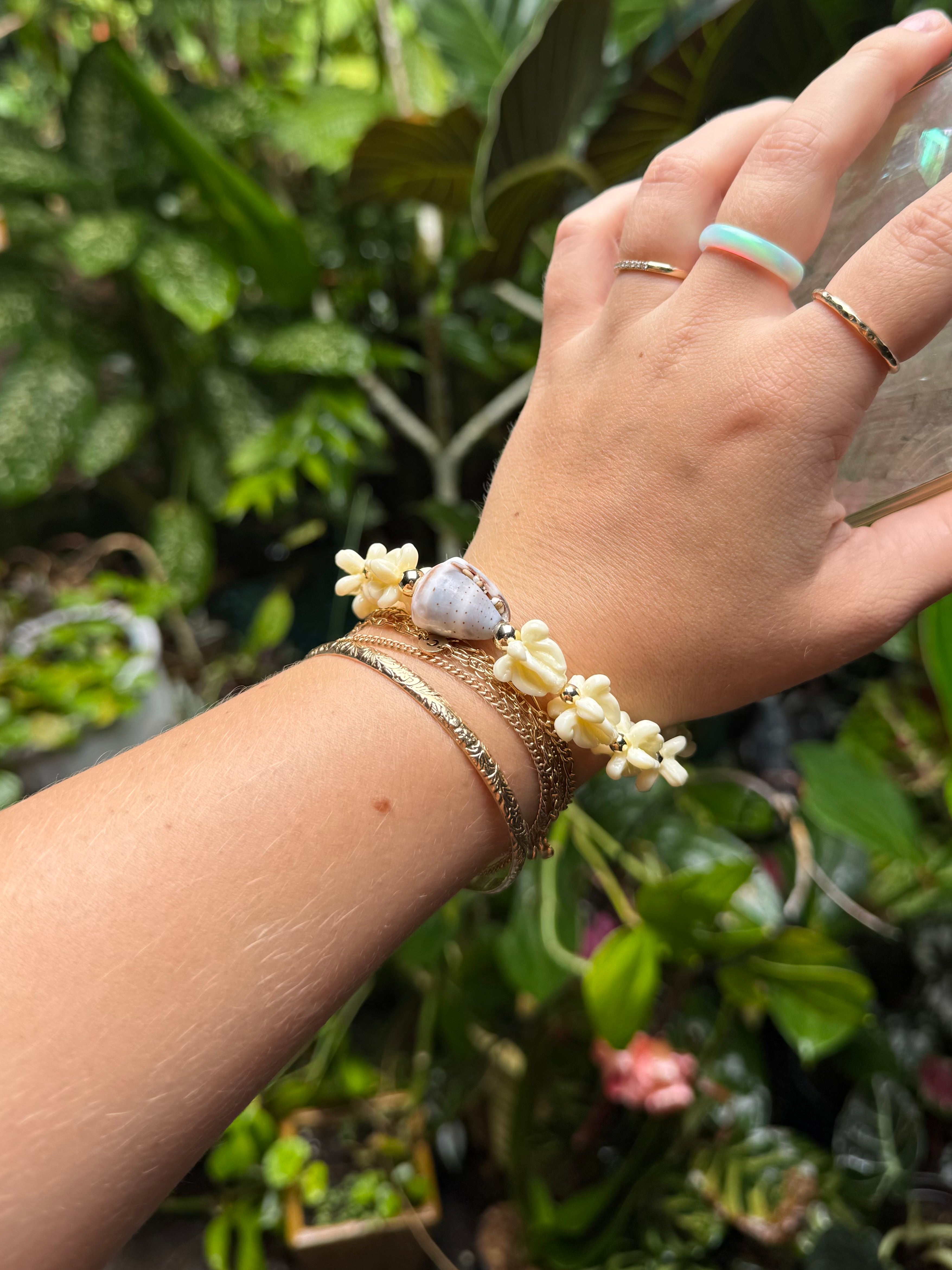 Shell Phone Wristlets