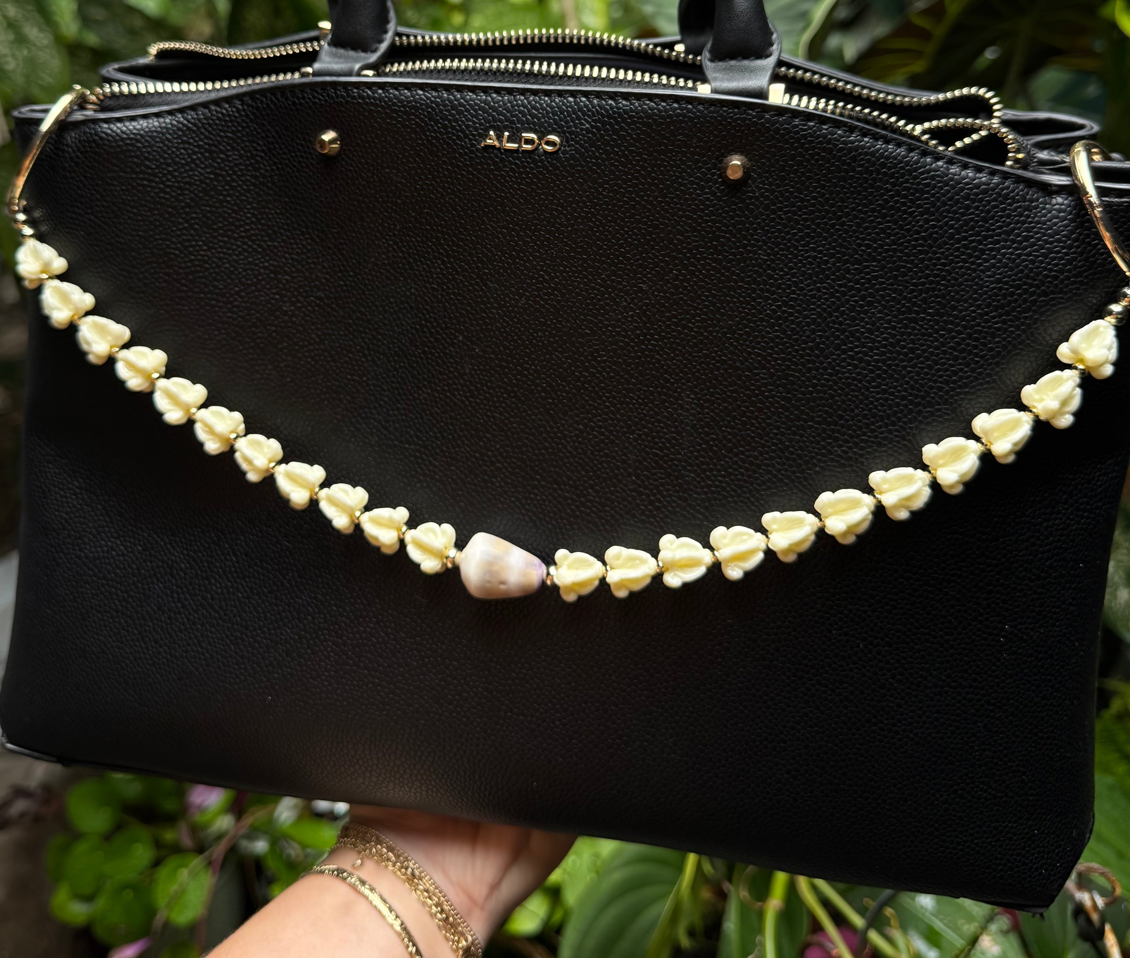 Shell Bag/Boot Leis