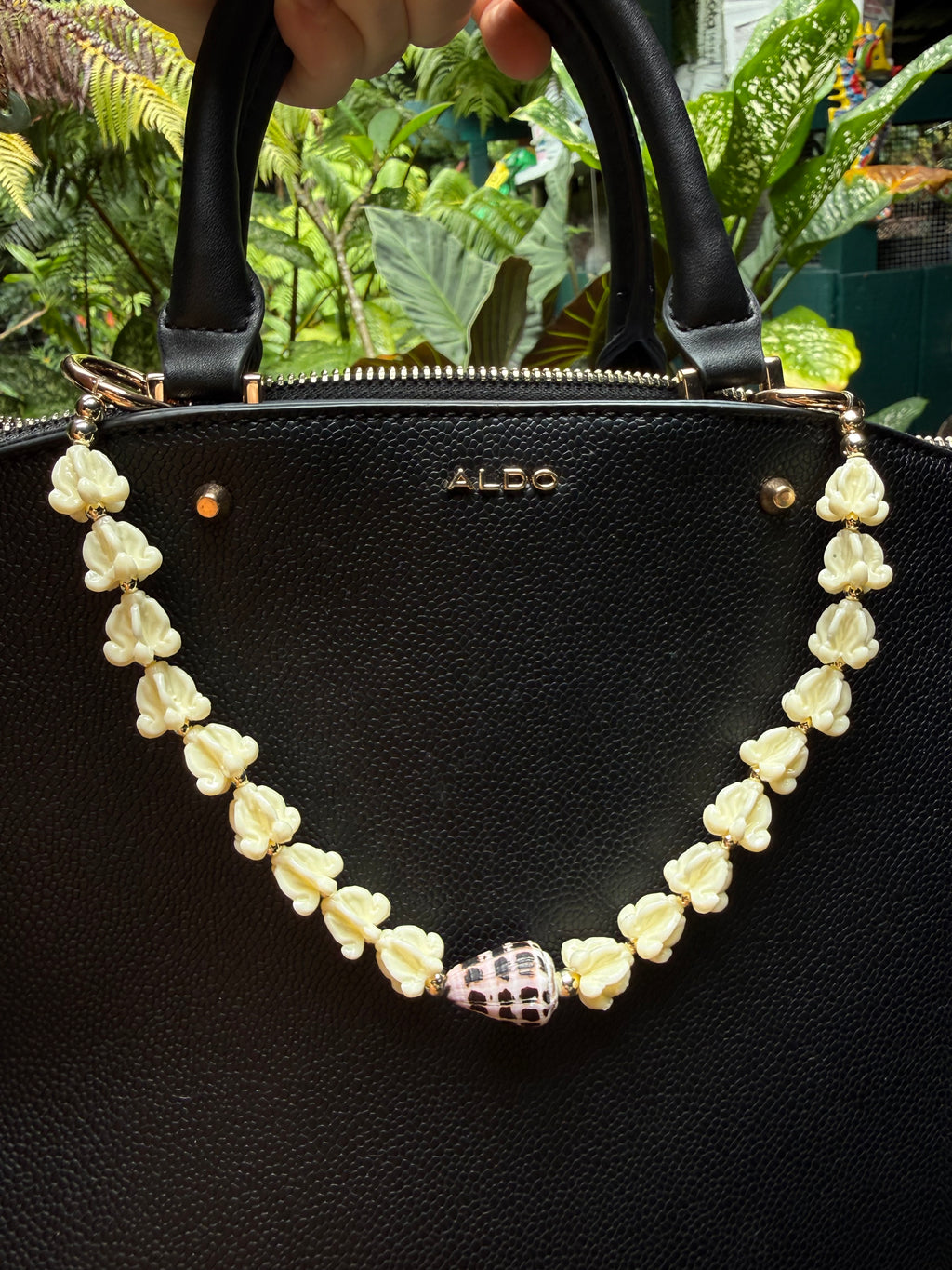 Shell Bag/Boot Leis