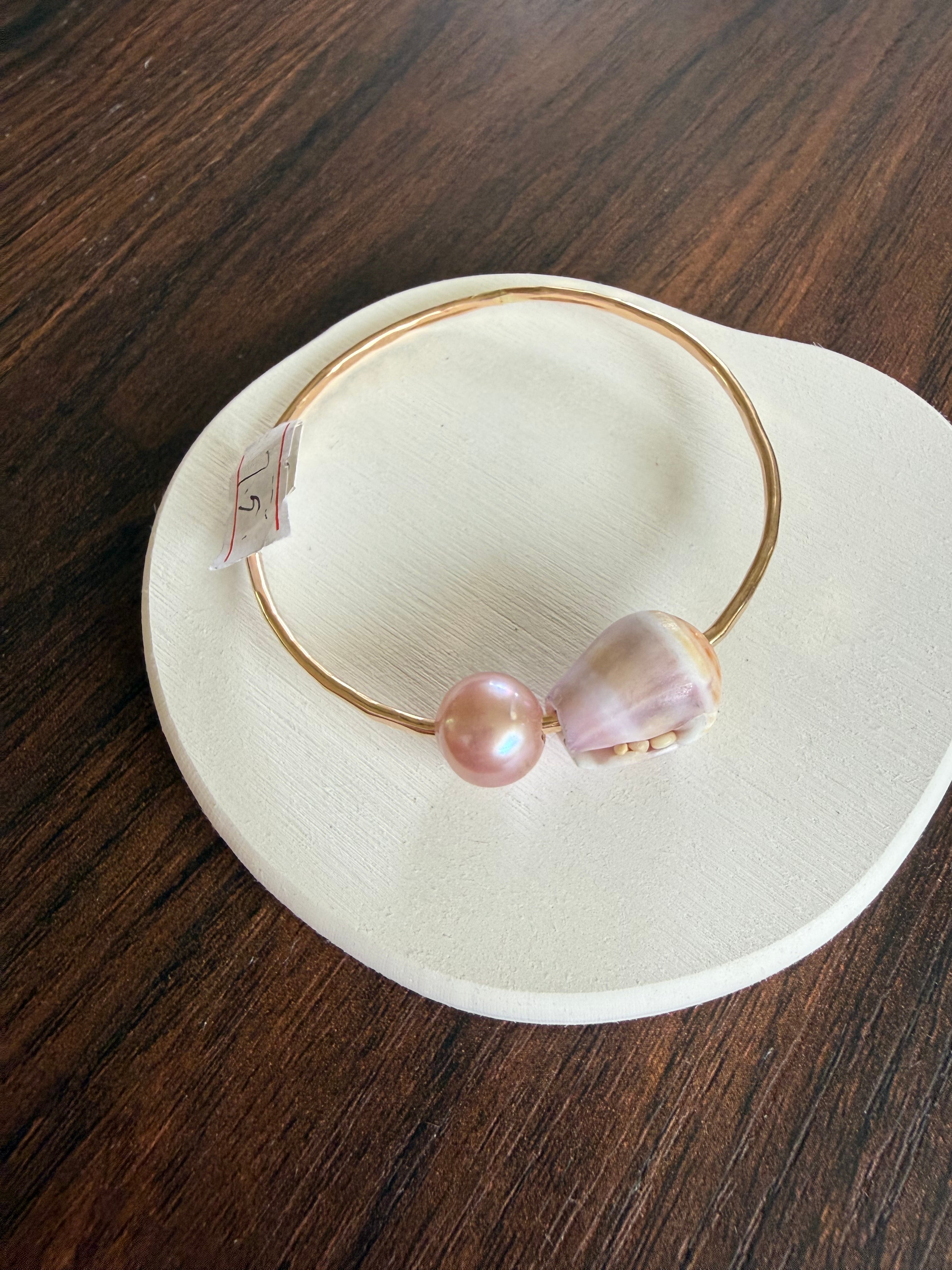 Gold Filled Bangle w/ a Cone Shell and Pink Edison Pearl Size 7.5 12g