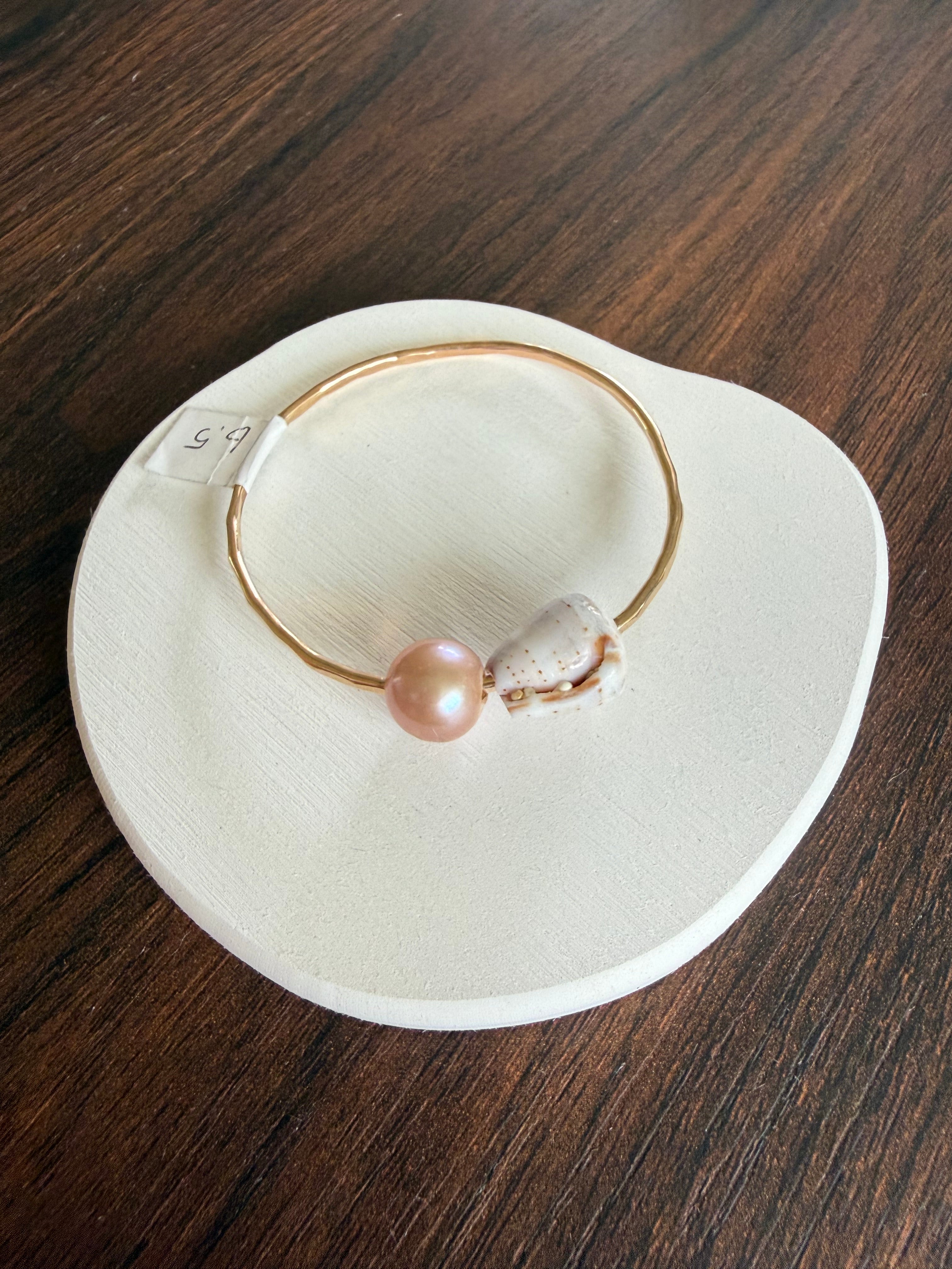 Gold Filled Bangle w/ a Cone Shell and Pink Edison Pearl Size 6.5 12g