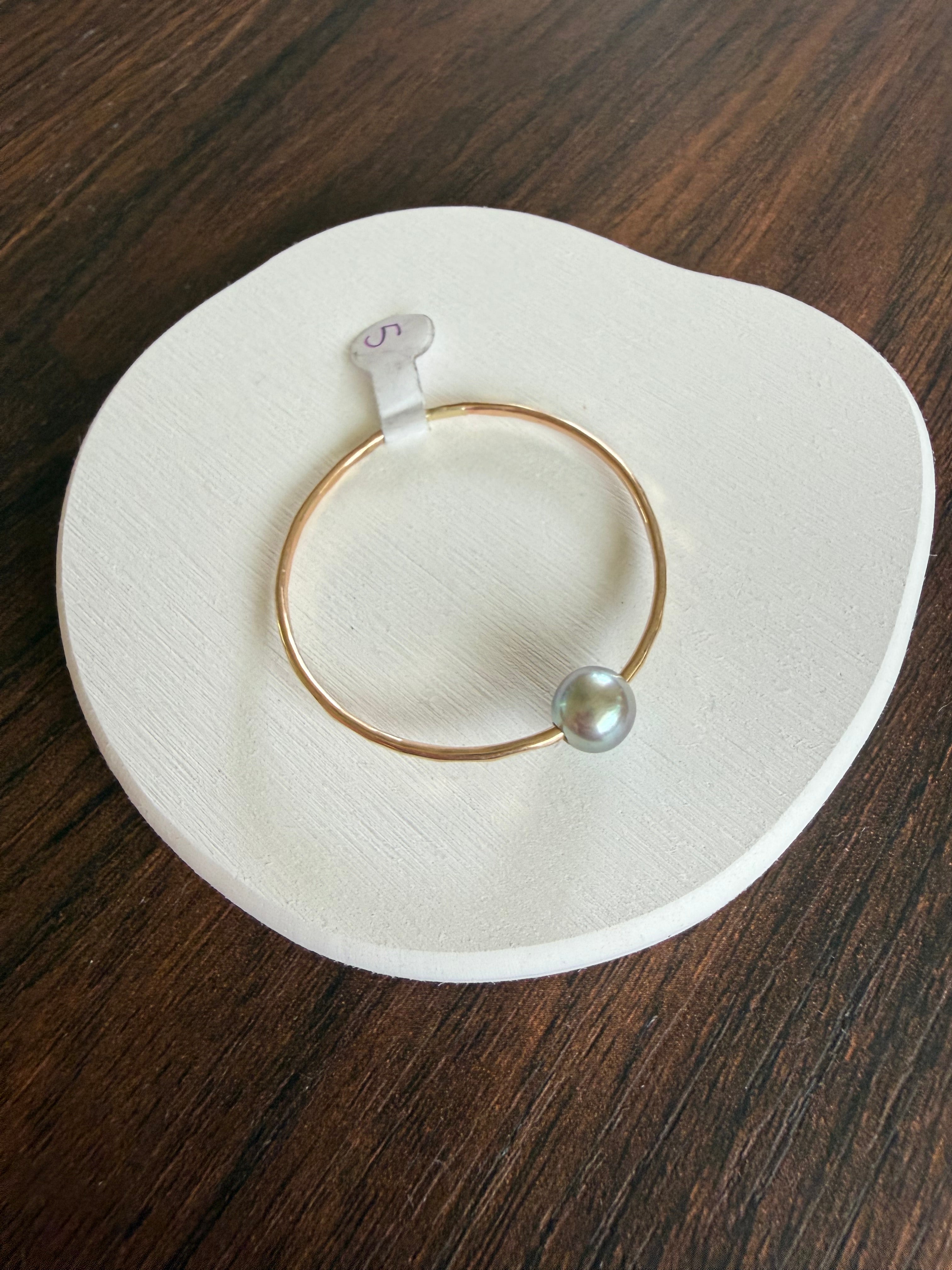 Gold Filled Baby Bangle w/ Tahtitian Pearl Size 5 14g